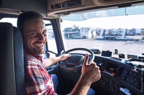 Haben Sie mit dem Lkw-Fahrermangel zu kämpfen? Wir verraten Unternehmen, wie Sie Fahrer gewinnen können. Jetzt lesen!
